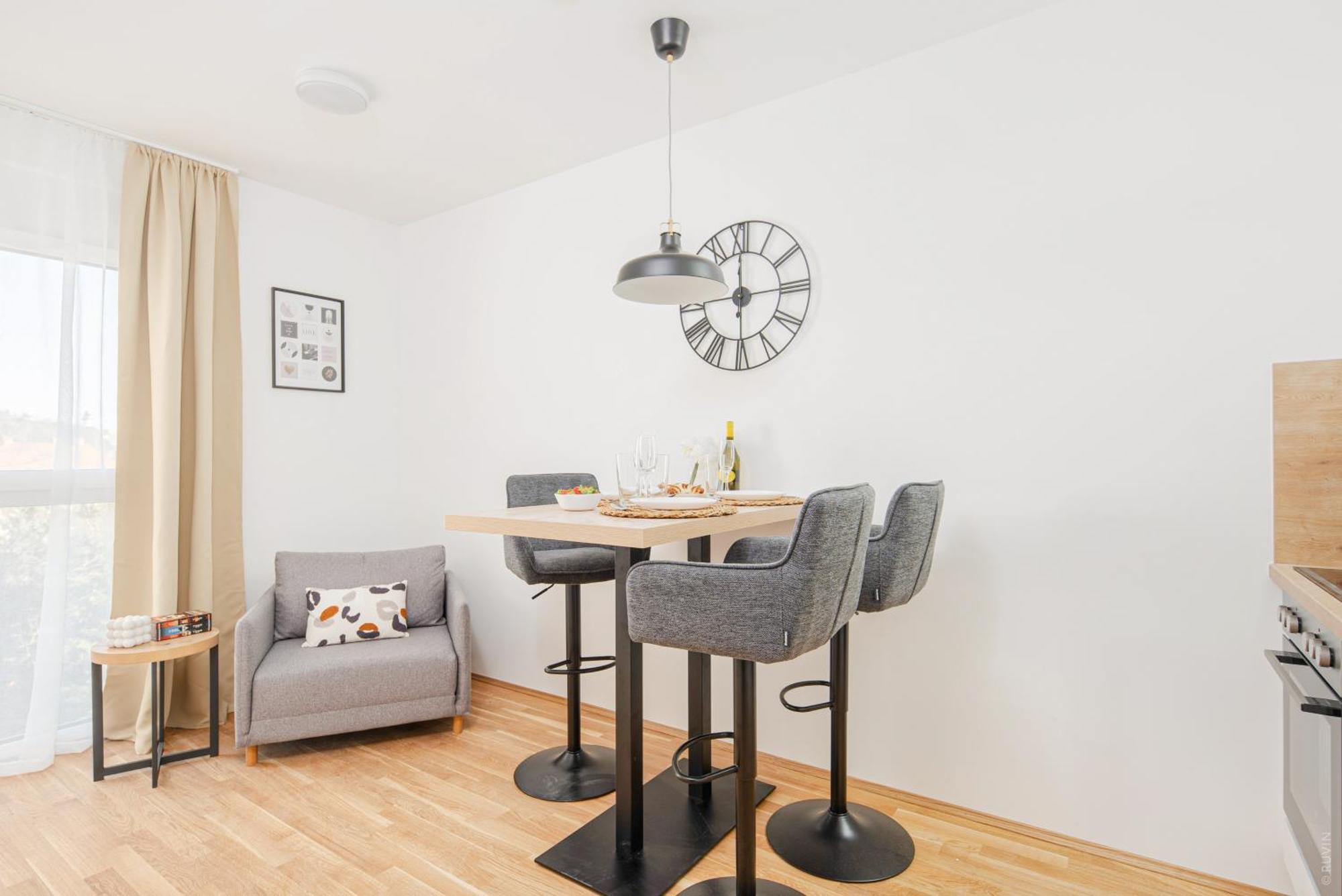 Whats-App Self-Check-In - Apartment Am Hauptbahnhof Graz Exterior foto